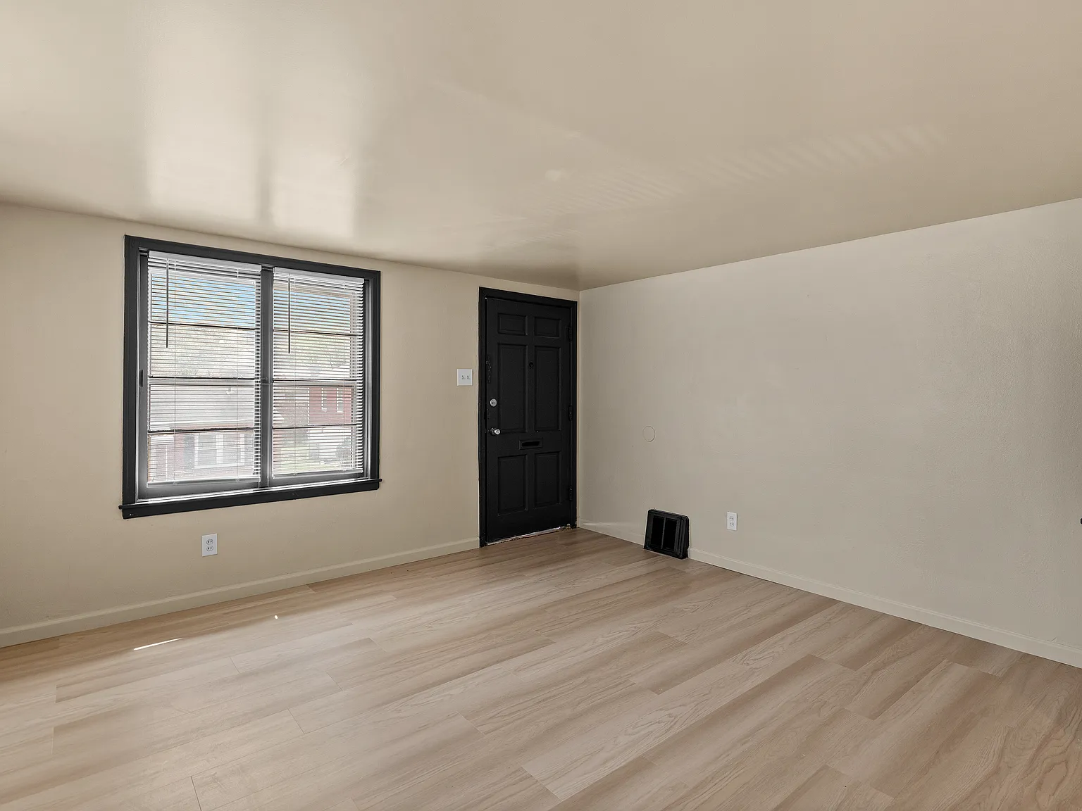 2 bed, 950 sqft, $1,195 — Photo 4