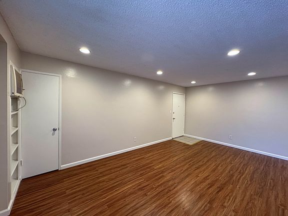 3rd image of 241 S Hudson Ave APT 7