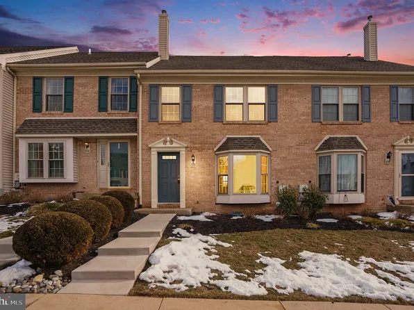 525 Maple Glen Cir, Pottstown, PA 19464
