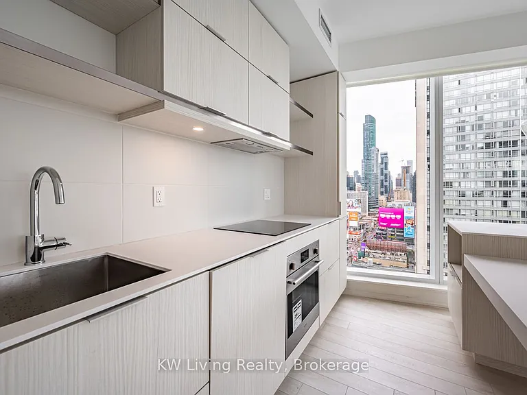 197 Yonge St #2102 — Photo 6