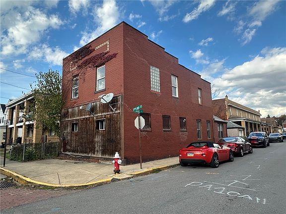 3rd image of 200 Copeland St