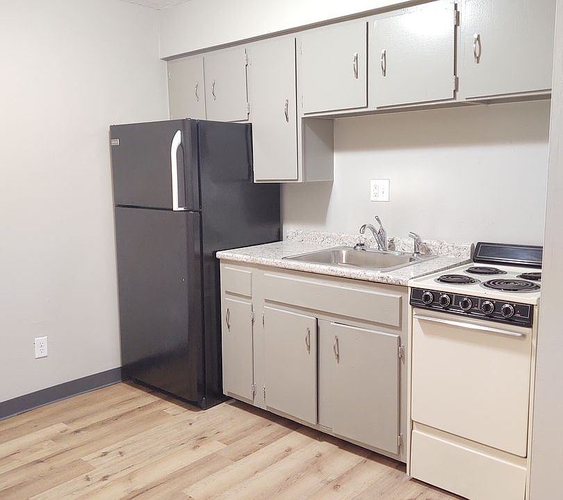 1st image of 1441 Capitol Ave #4