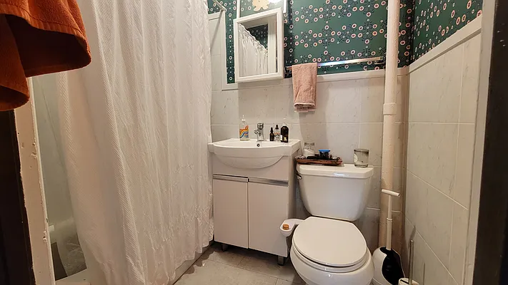 Rented by New York Dwellings LLC | media 4