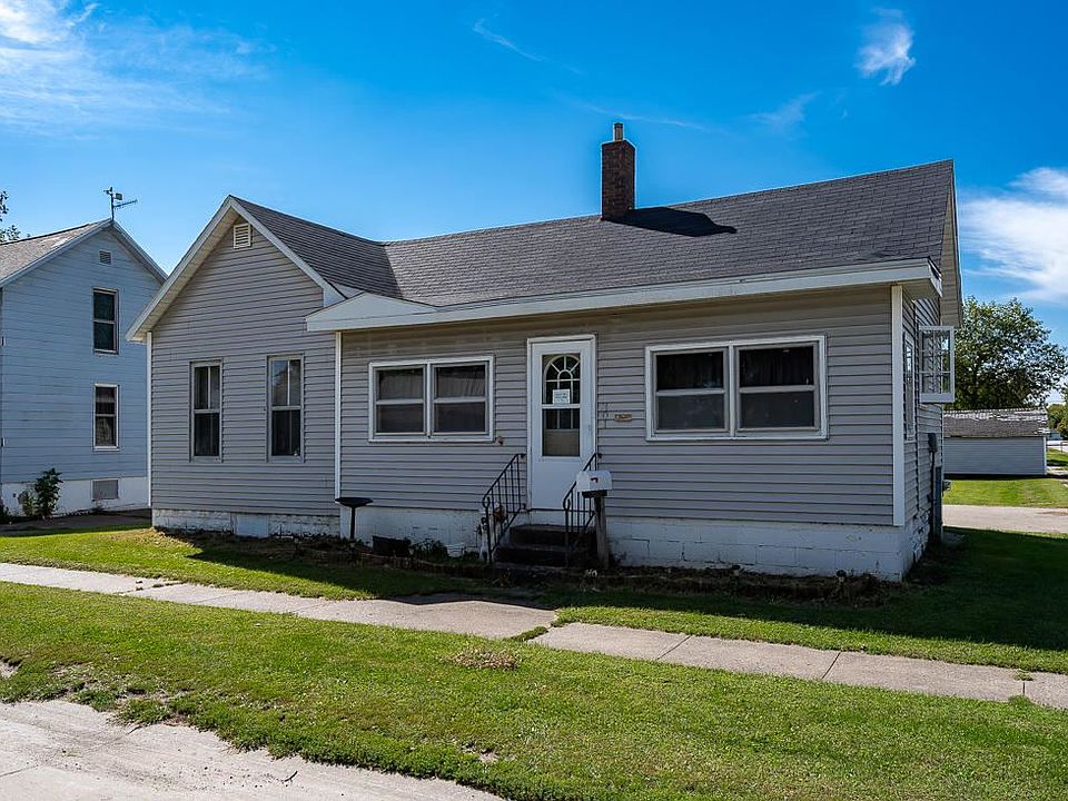 1st image of 301 Clinton St