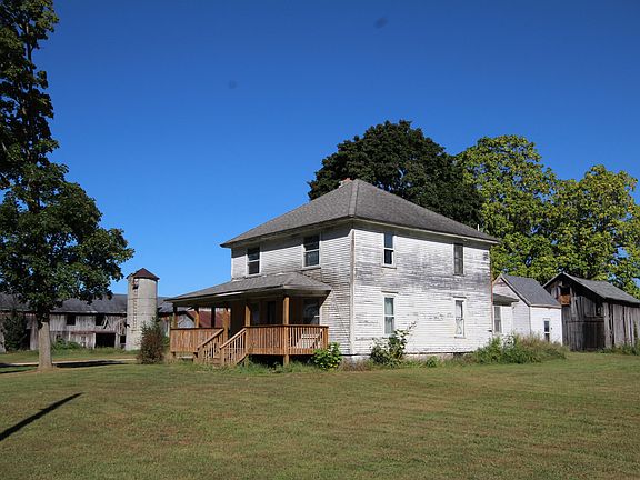 3rd image of 7912 E U Ave