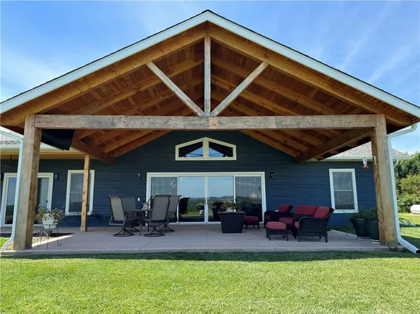 217 Overlook Dr, Caney, KS 67333