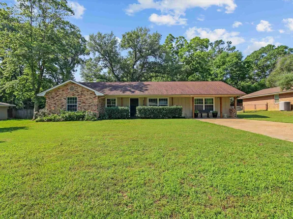526 Norma St, Nacogdoches, TX 75965