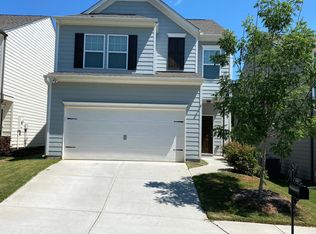 44 Newnan Lakes Dr, Newnan, GA 30263