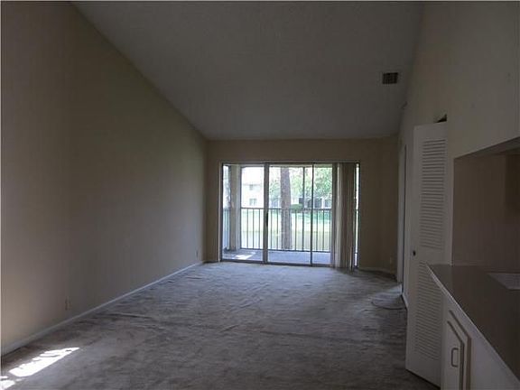 3rd image of 1246 The Pointe Dr