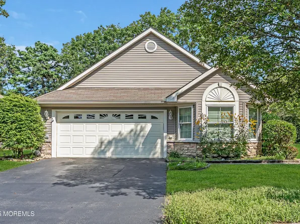 1 Winding River Road, Lakewood, NJ 08701