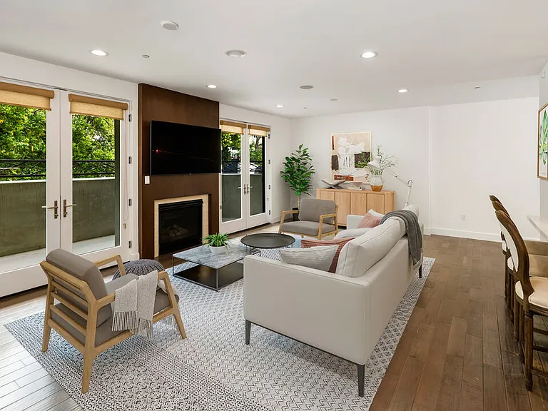 1304 Roxbury Dr #103 — Photo 3