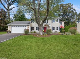 143 Crystal Lake Rd, Stamford, CT 06905