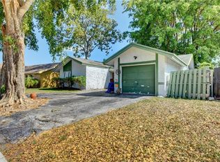 1212 SW 82nd Ave, North Lauderdale, FL 33068