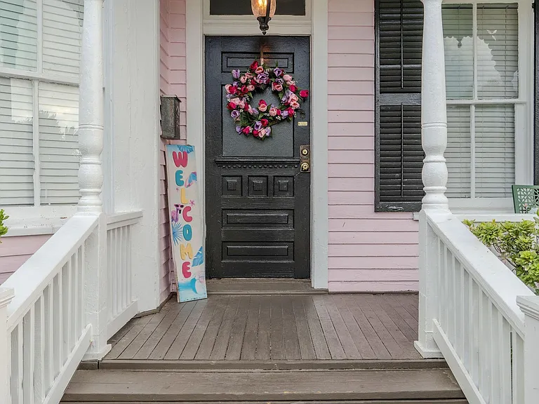 2520 Avenue P 1/2 — Photo 2
