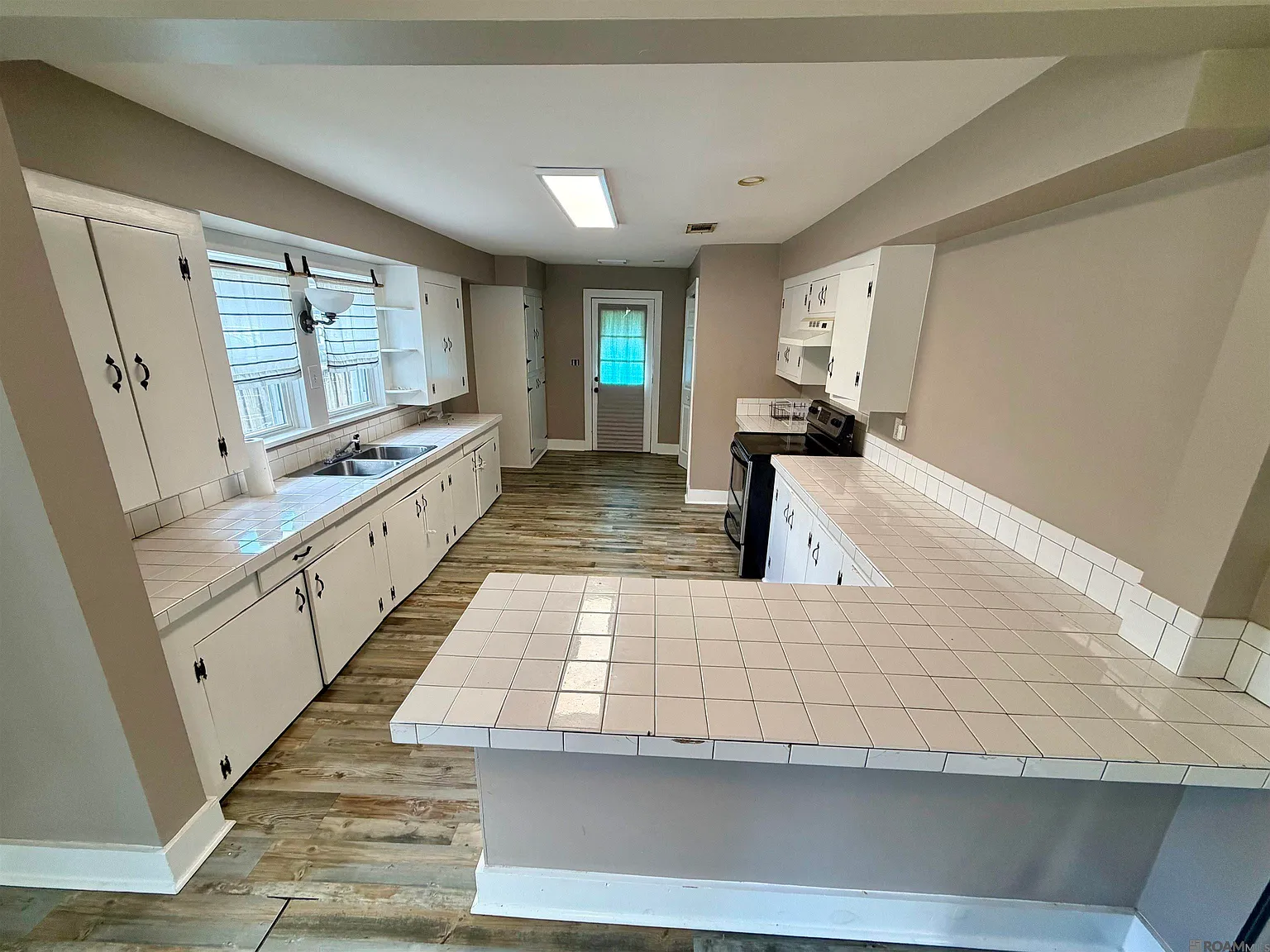 3 bed, 1125 sqft, $1,450 — Photo 2