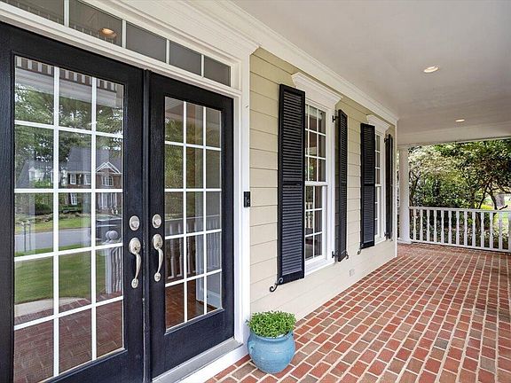 4th image of 330 Chanticlair Dr