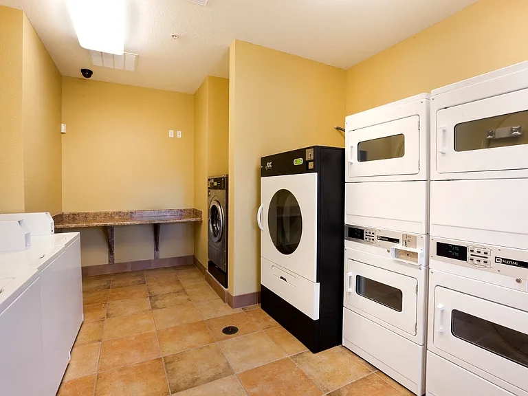 Savannah Springs Apartments — Photo 12