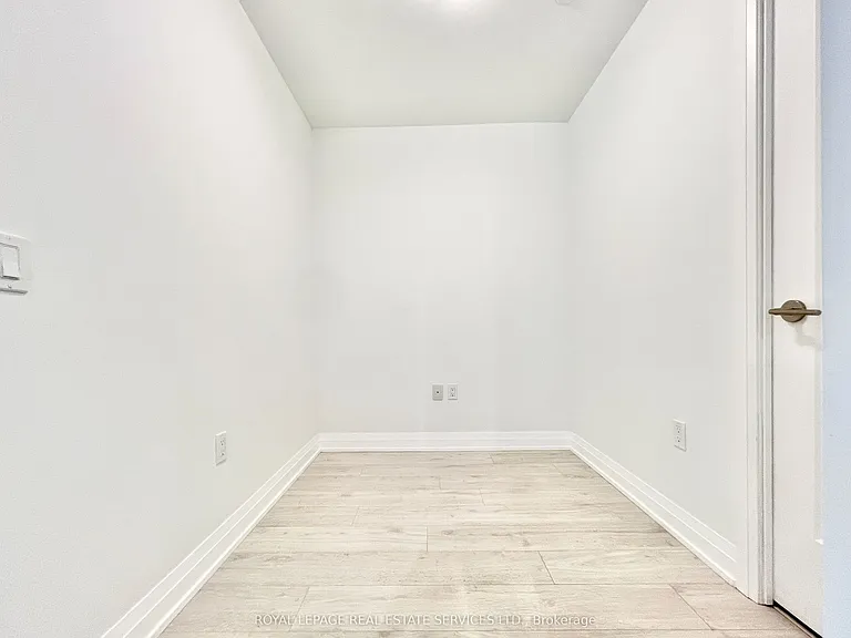 412 Silver Maple Rd #308 — Photo 19