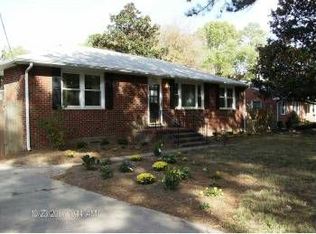 213 E McGinnis Cir, Norfolk, VA 23502