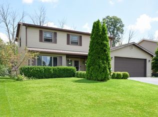 221 S Park Place Dr, Bartlett, IL 60103