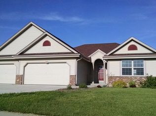 429 Chapel Hill Dr, Johnson Creek, WI 53038