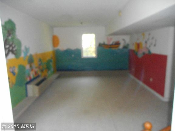 5th image of 100 Frederick Dr