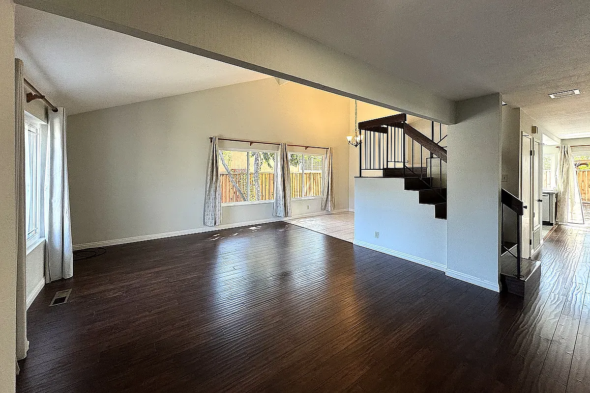 4 bed, 2.5 bath, 1787 sqft, $4,600 — Photo 3
