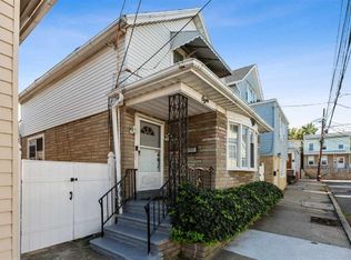 8 Sisson Ct, Bayonne, NJ 07002