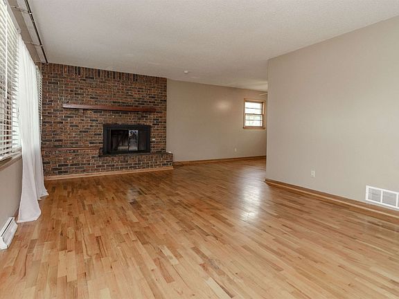 2nd image of 1204 Highland Dr