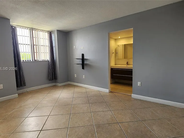 10985 SW 107th St #304 — Photo 16