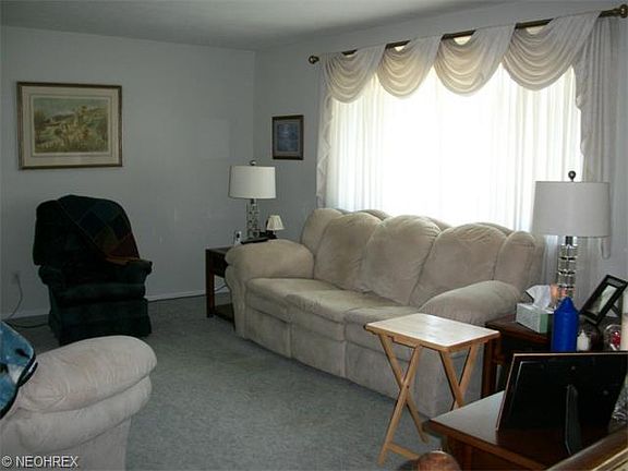 3rd image of 4000 Hilltop Dr