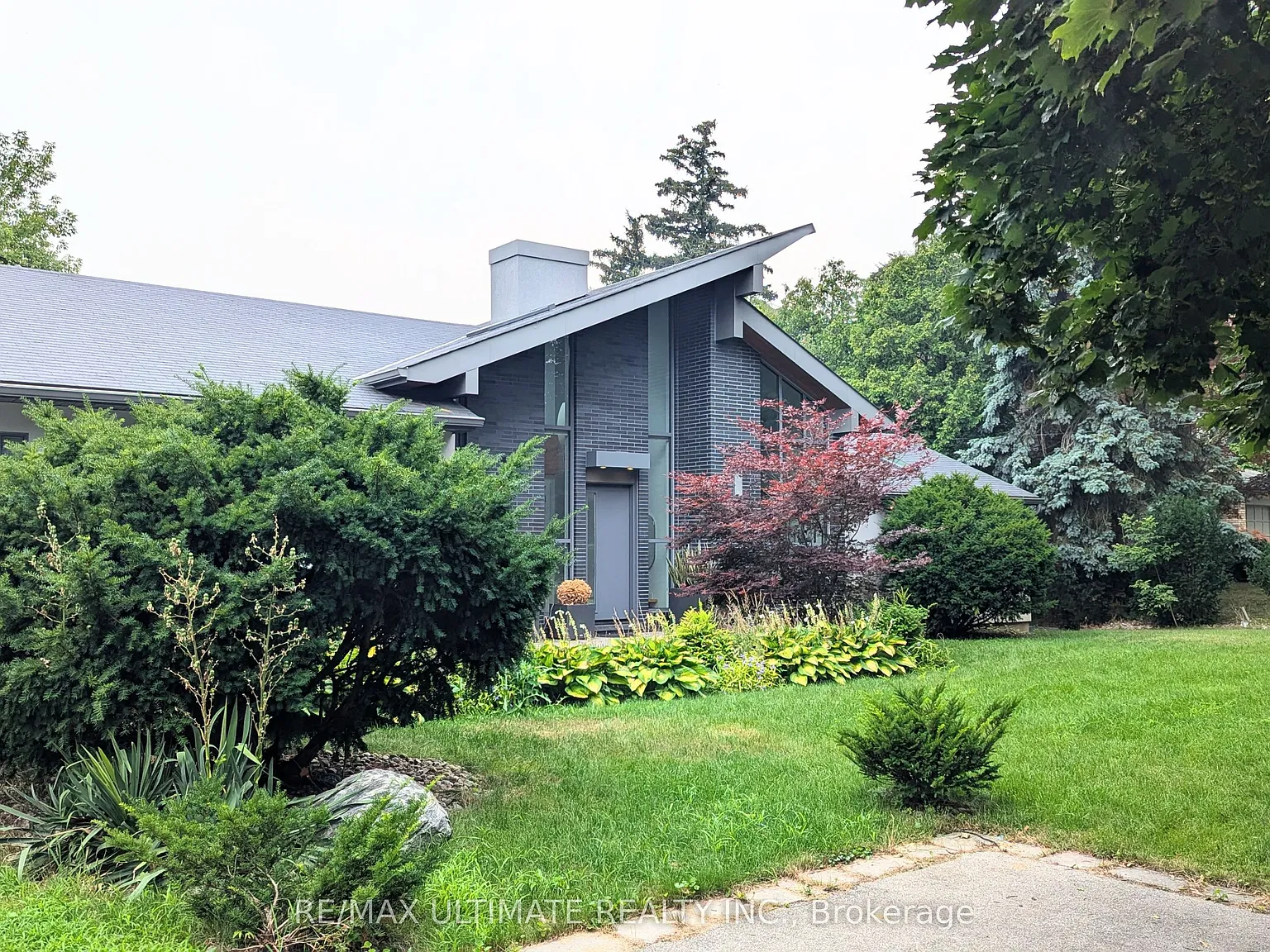 3 bed, $3,000 — Photo 1