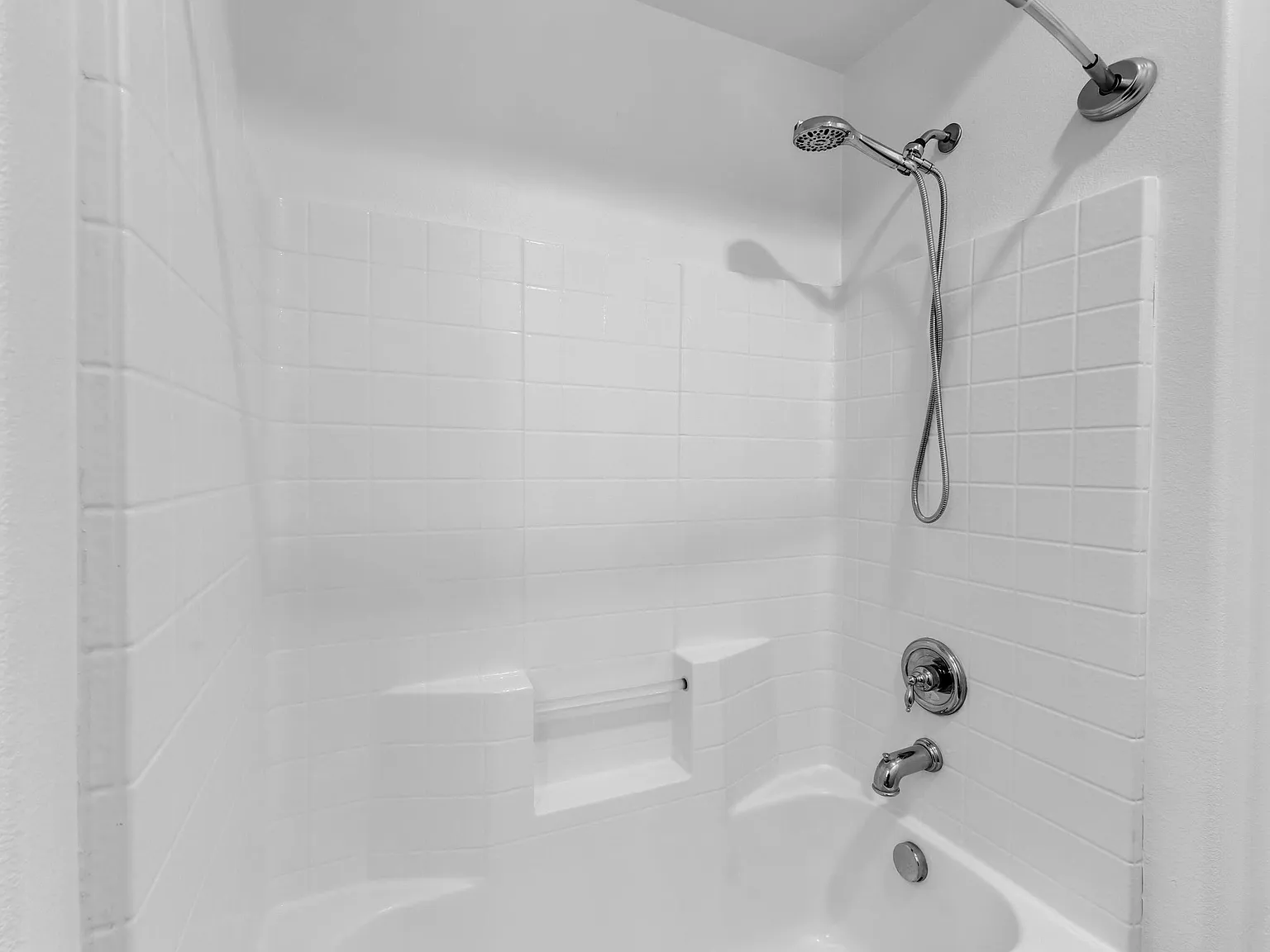 2 bed, 1602 sqft, $3,250 — Photo 3