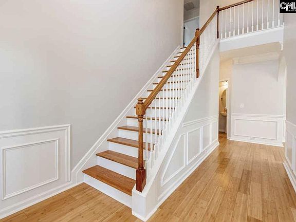 3rd image of 515 Moulton Way