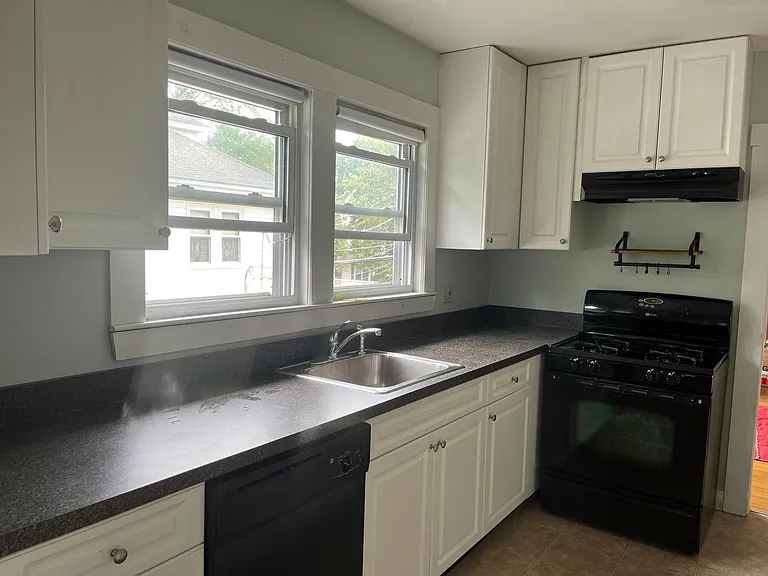 133 Cottage St — Photo 14