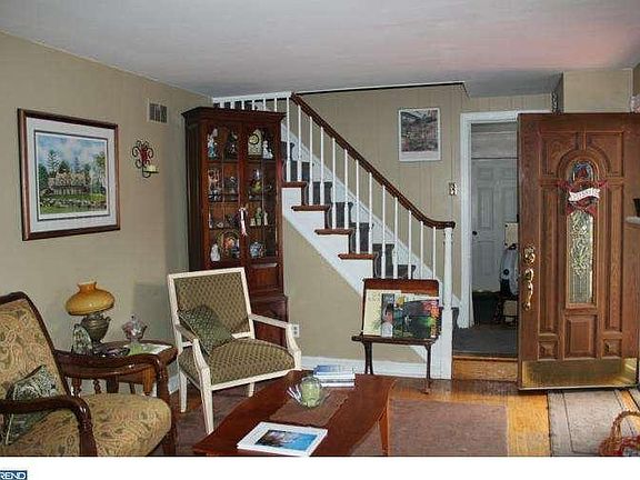 4th image of 29 S Stuyvesant Dr