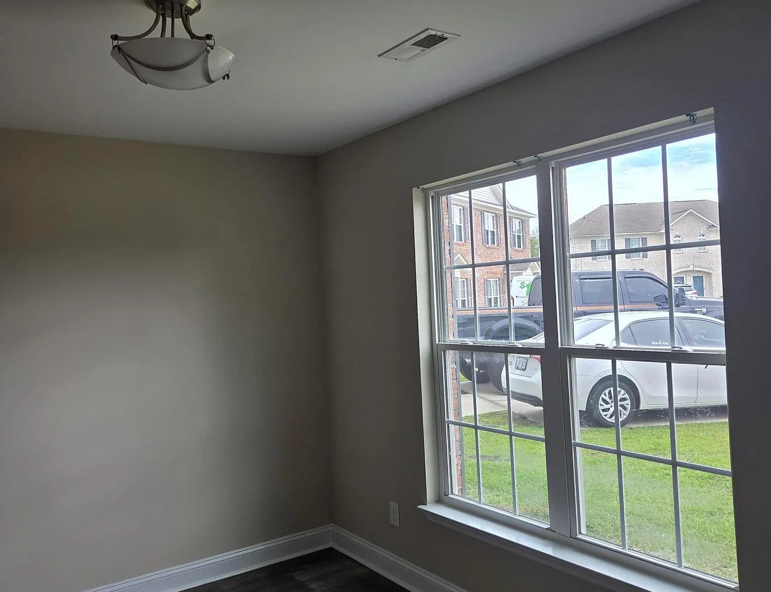 3 bed, 2.5 bath, 1700 sqft, $1,600 — Photo 4