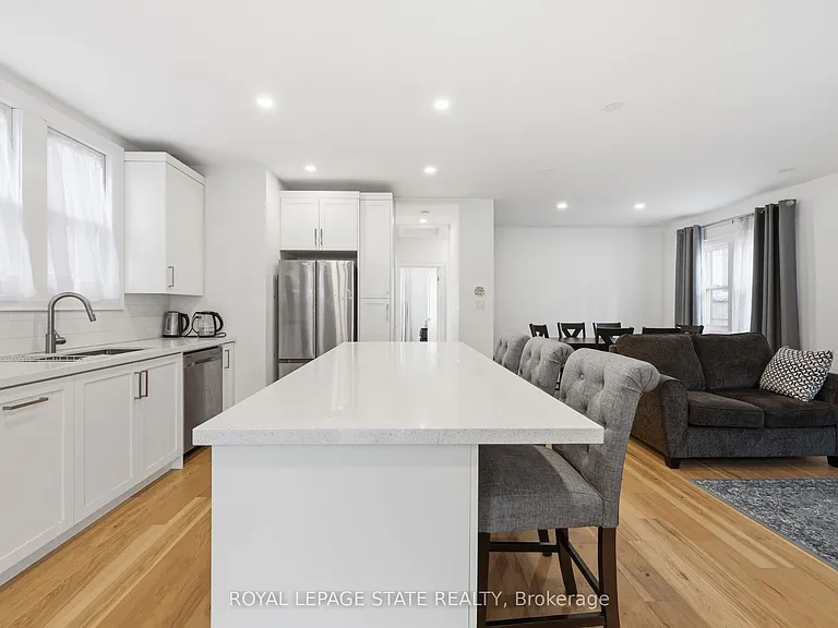 129 Jackson St W — Photo 11