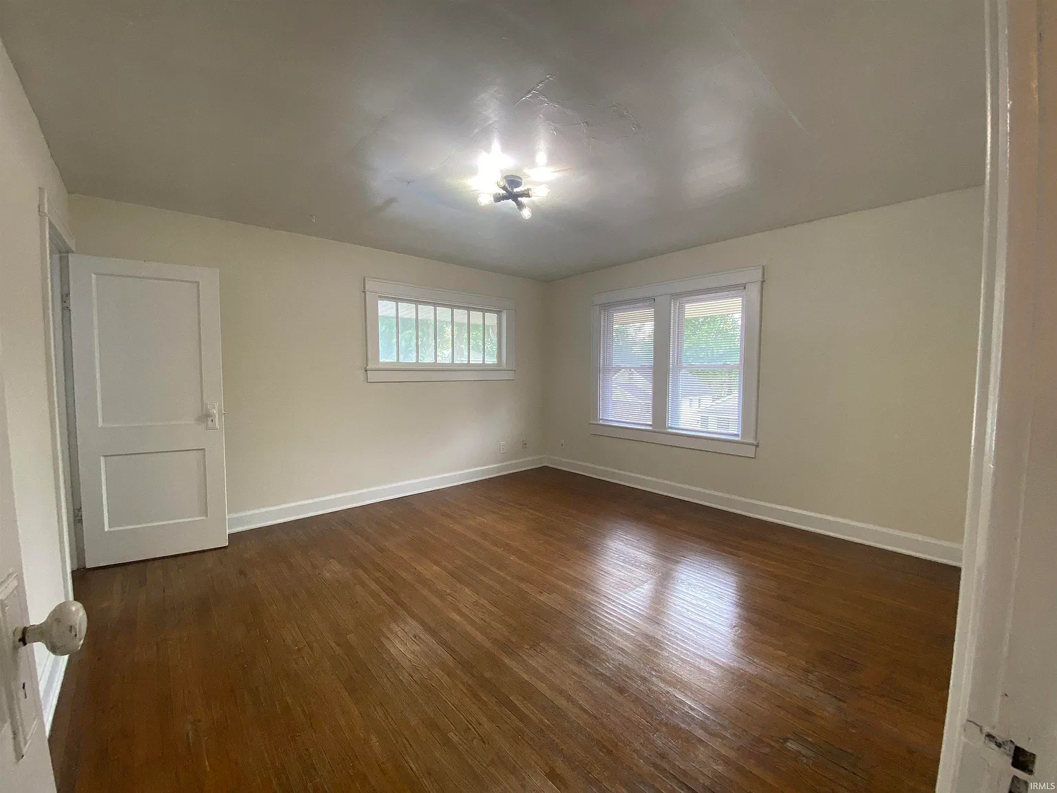 2 bed, 1.0 bath, 800 sqft, $1,200 — Photo 2
