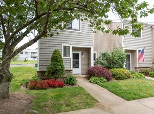 12 Fern Ct, Tinton Falls, NJ 07724