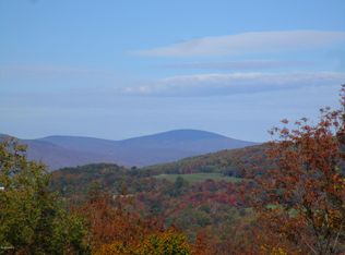 848 Montgomery Rd, Pownal, VT 05261