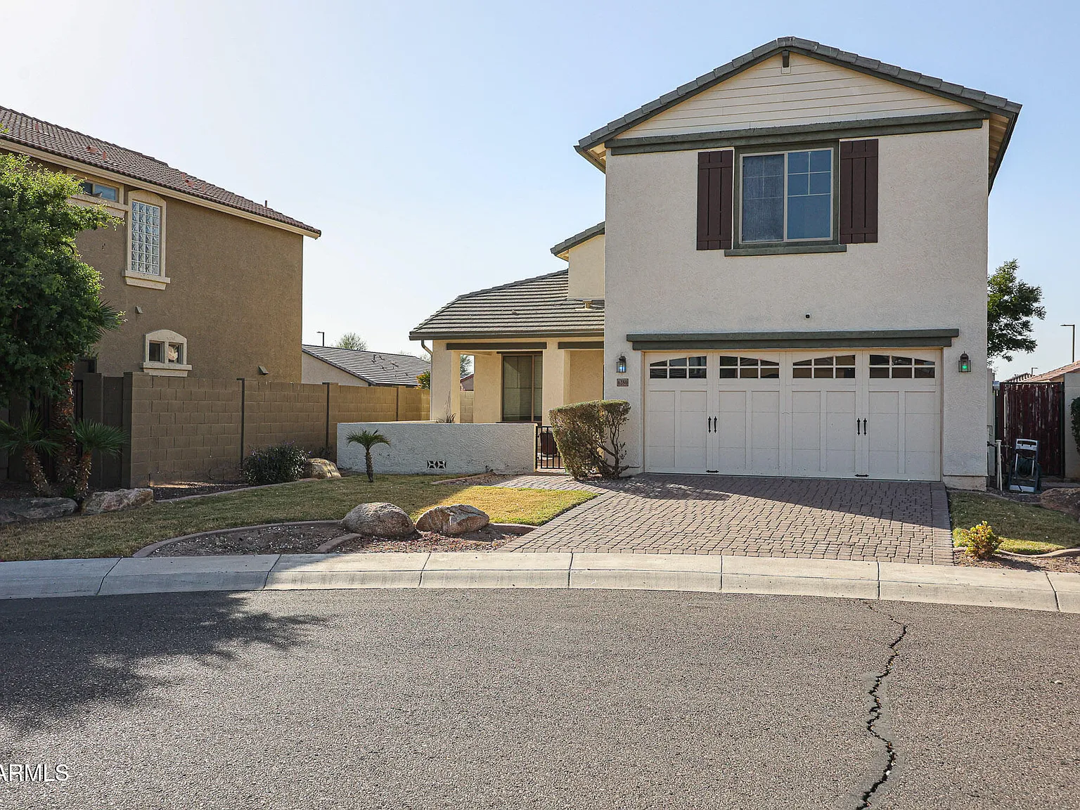 3 bed, 3.0 bath, 2225 sqft, $2,050 — Photo 3
