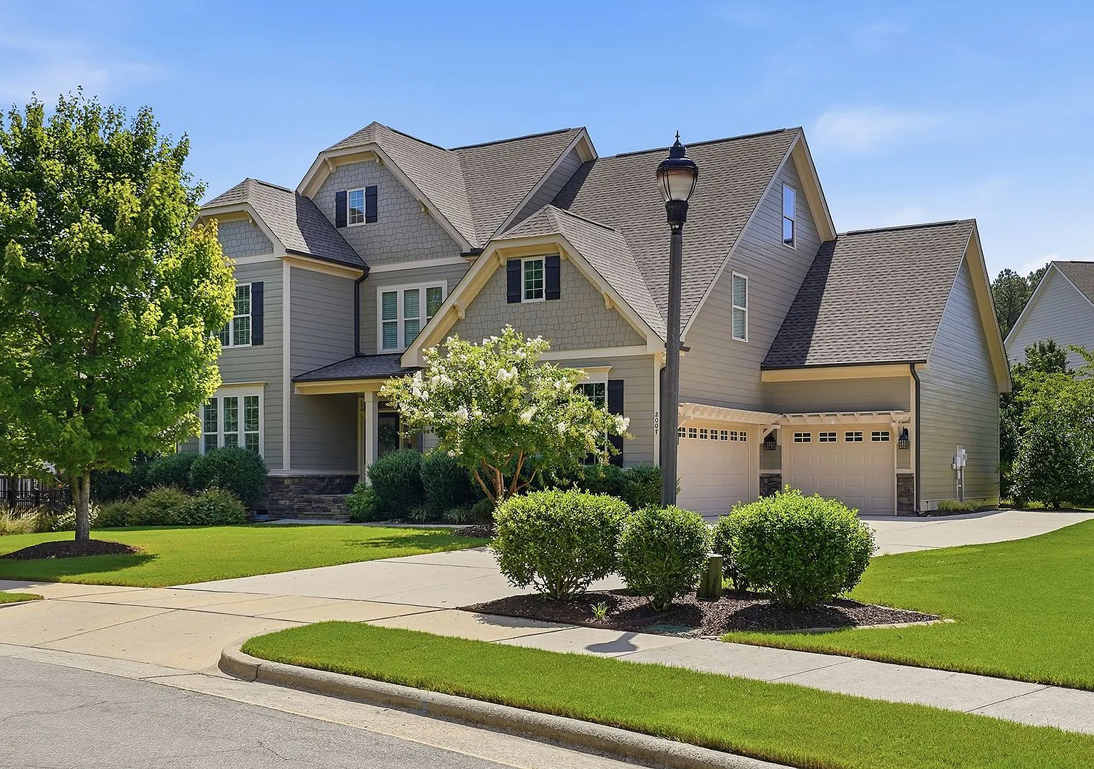 Available Now! Stunning Home In Beautiful Cary, North Carolina — Photo 1
