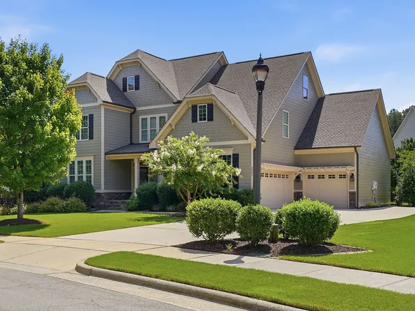 2007 Burrus Hall Cir, Cary, NC 27519