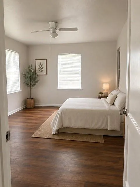 2 bed, 1.0 bath, 1000 sqft, $1,200 — Photo 2