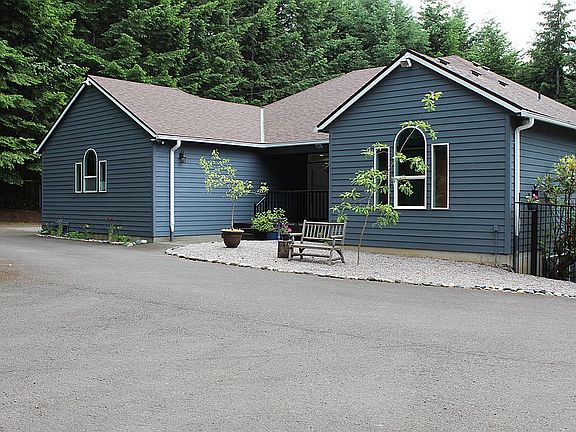 3rd image of 12133 SE Laughing Water Rd