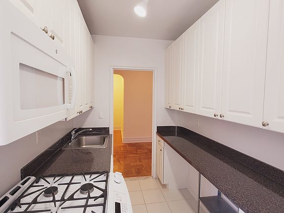 3rd image of 185 Claremont Ave APT 6B