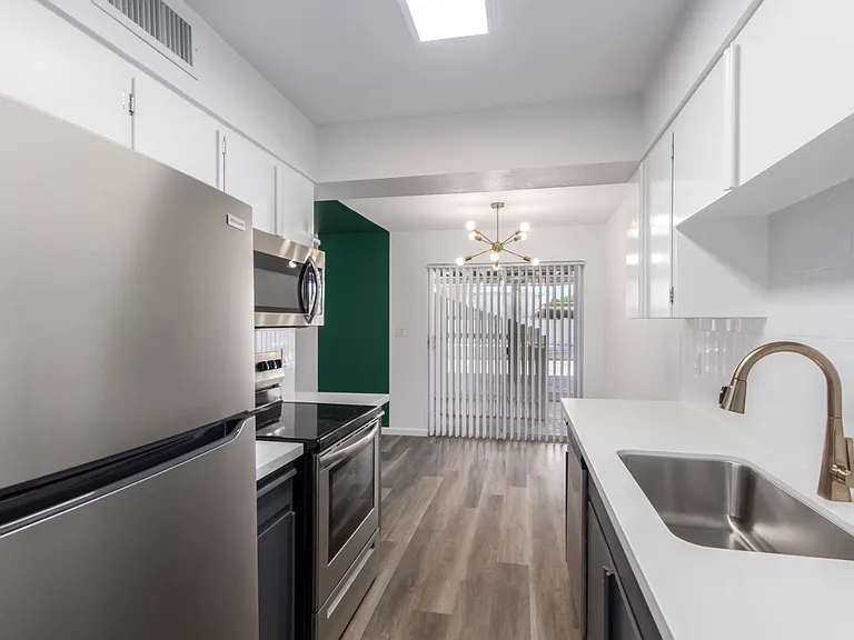 6540 N Central Ave — Photo 30