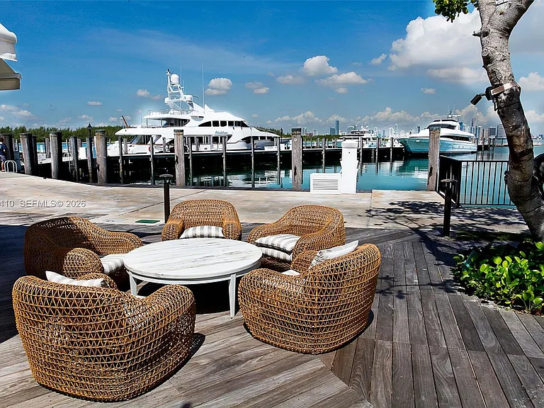 19122 Fisher Island Dr #19122 — Photo 70