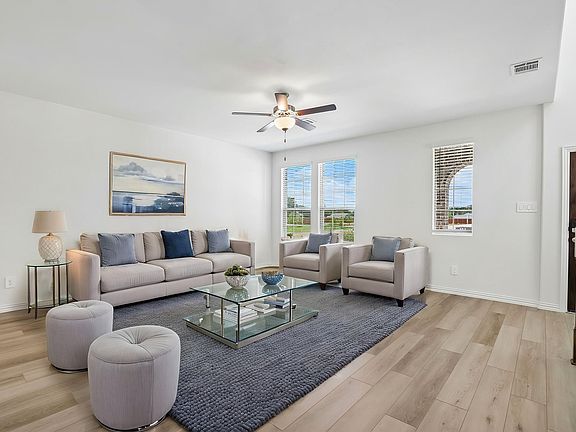 4th image of 2768 Teton St